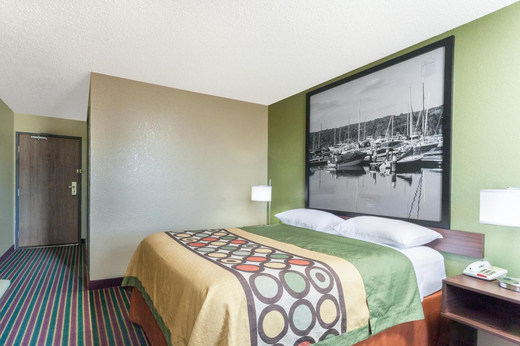 Super 8 By Wyndham Bath Hammondsport Area Motel Bilik gambar